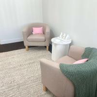 Medical room for rent Beautifully Appointed Consulting Room Spring Hill Queensland Australia
